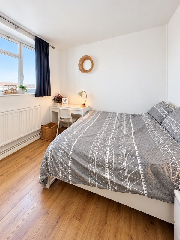 Room Cornwall Street in Greater London