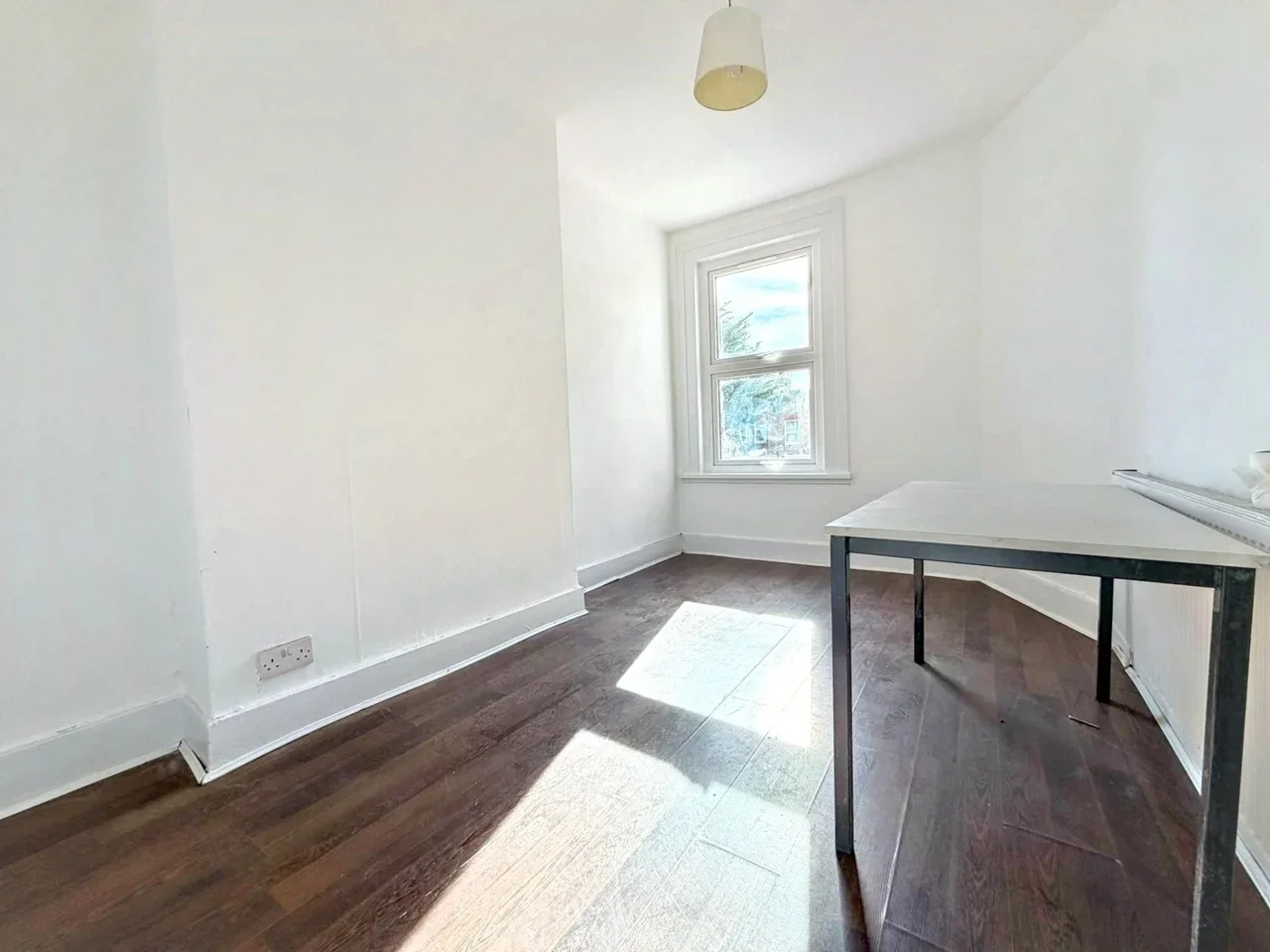 Flat Westbury Avenue in Greater London