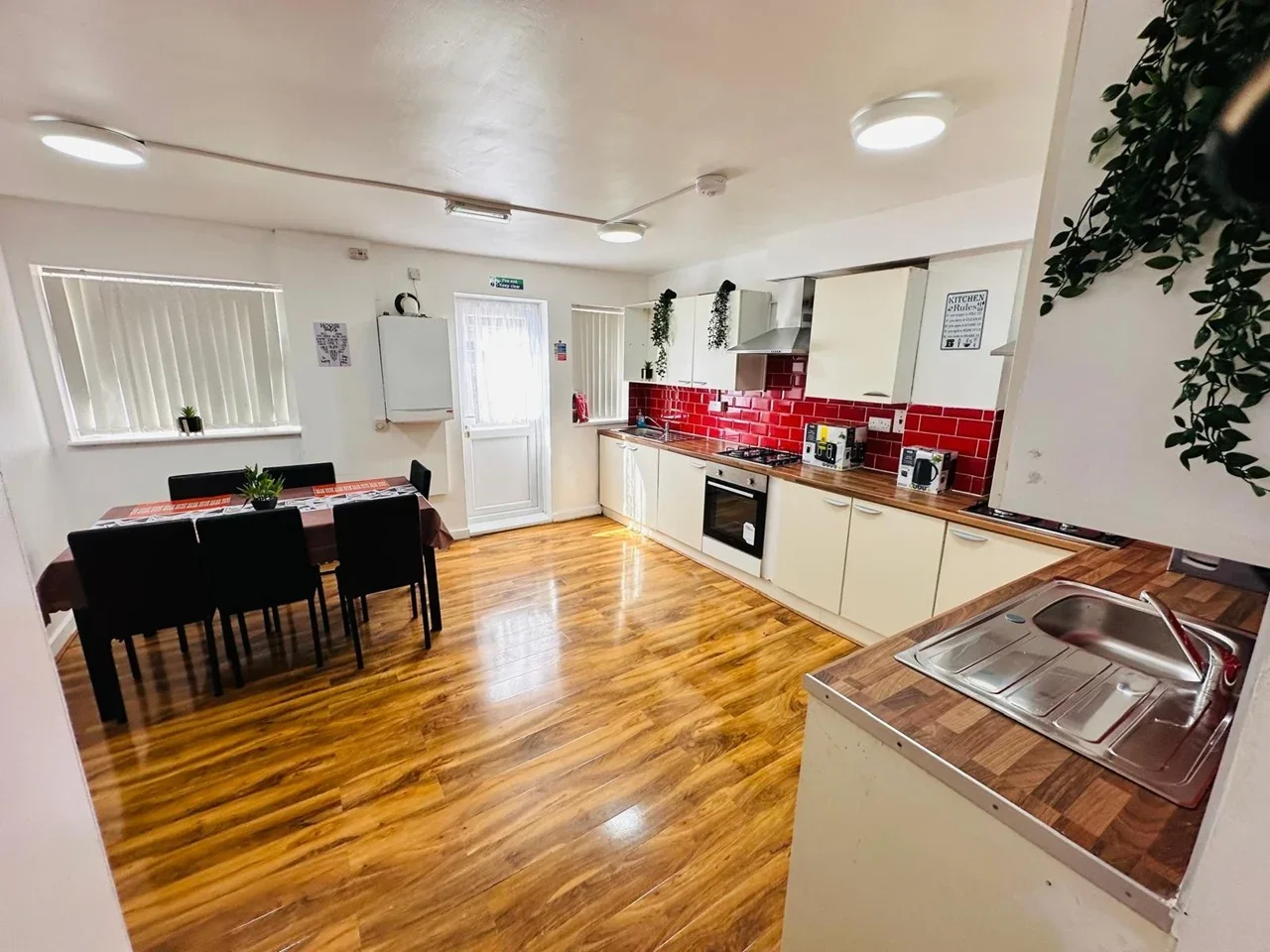 Room Lady Margaret Road in Greater London