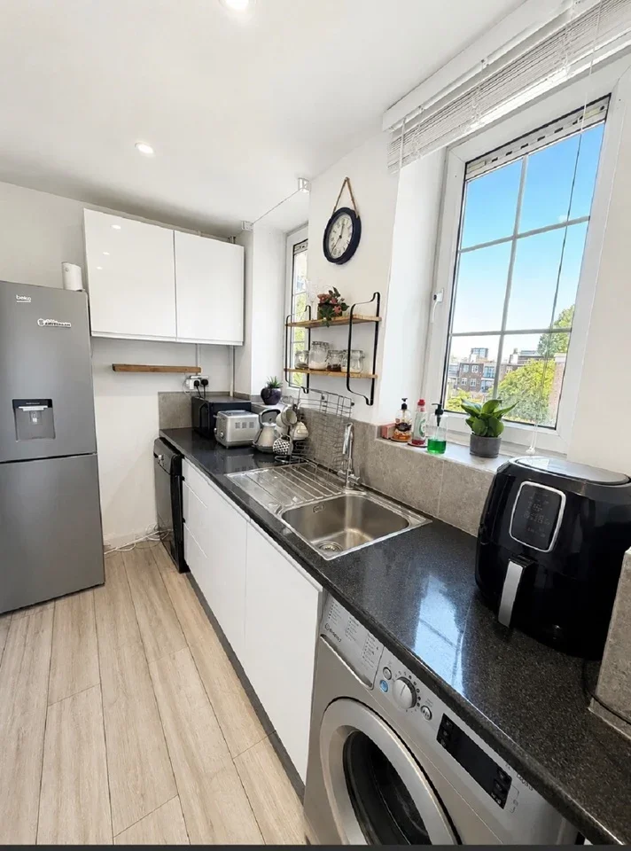 Room Birchfield Street in Greater London