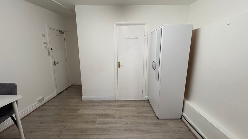 Room Osborn Street in Greater London