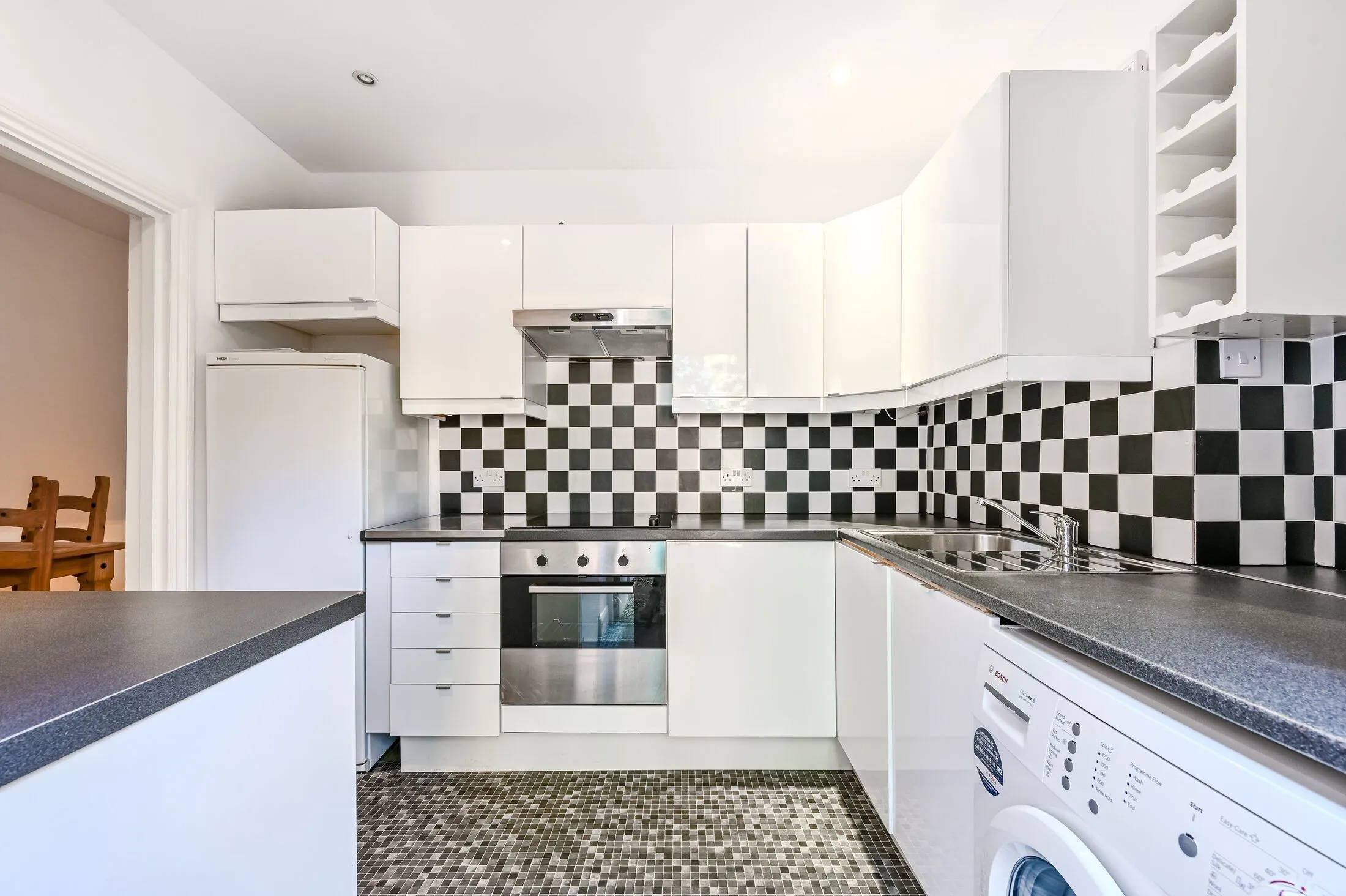 Flat Huddleston Road in Greater London
