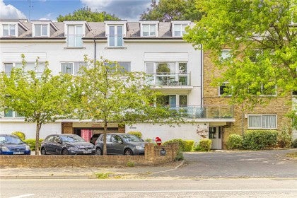 Flat Watling Street in Hertsmere