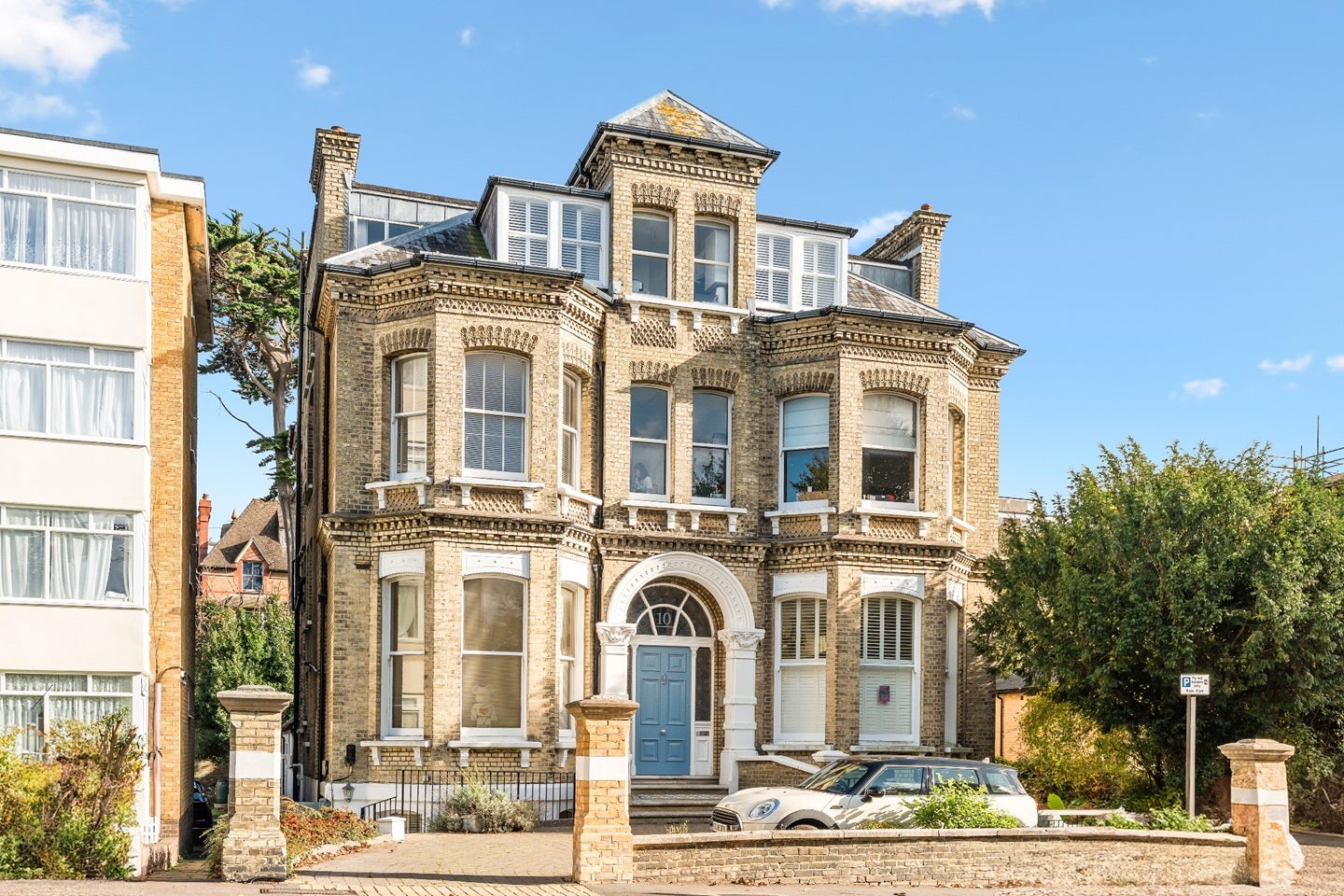 Flat Eaton Gardens in Portslade by Sea