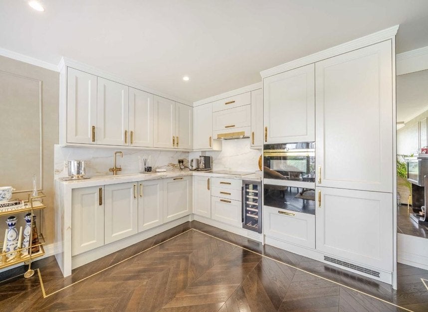 Flat Winchester Mews in Greater London
