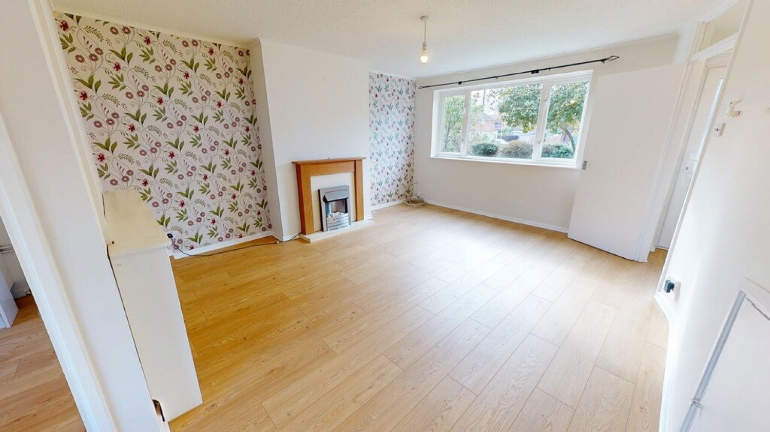 House Broad Oak Way in Cheltenham