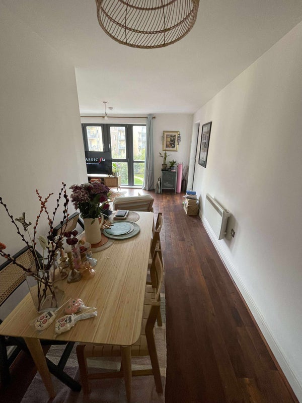 Room Morris Court in Greater London
