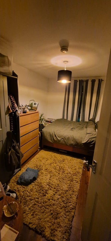 Room Morris Court in Greater London