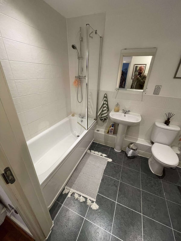 Room Morris Court in Greater London