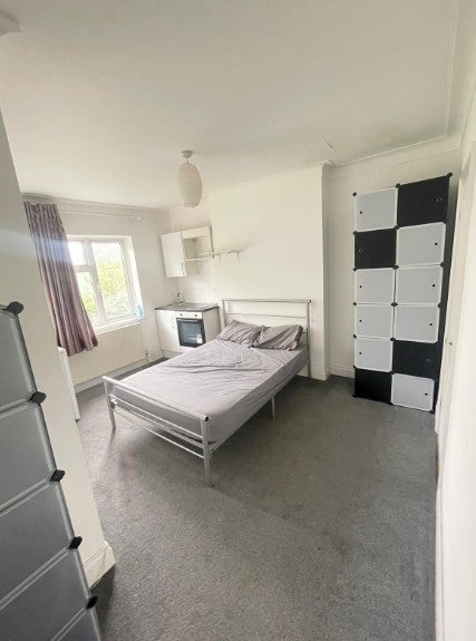 Flat Lichfield Grove in Greater London