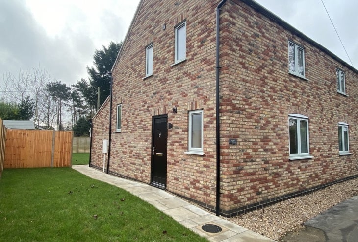 House Old Lincoln Road in Caythorpe