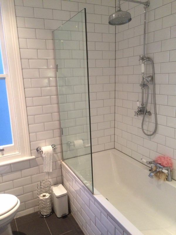 Room Latchmere Road in Greater London