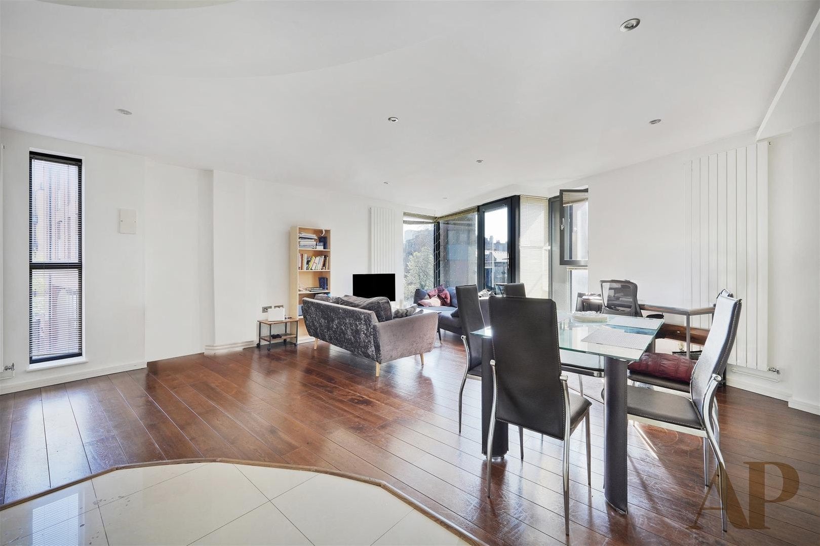 Flat Webber Street in Greater London