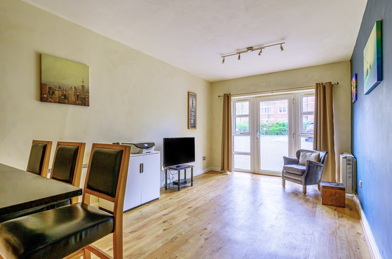 Flat Northfield Mews in Leeds
