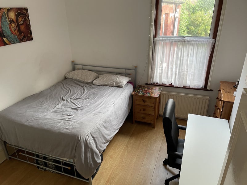 Room Vartry Road in Greater London