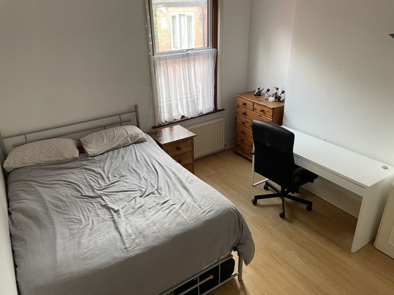 Room Vartry Road in Greater London