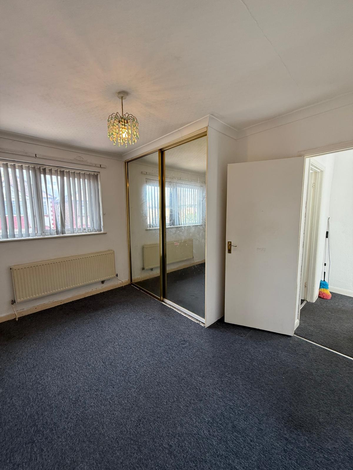 House Tenby Close in Greater London