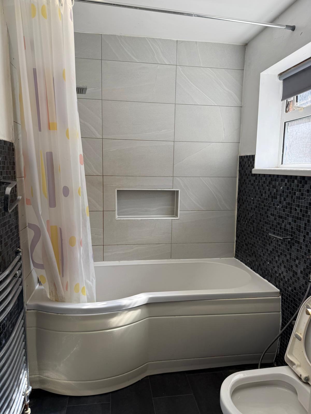House Tenby Close in Greater London