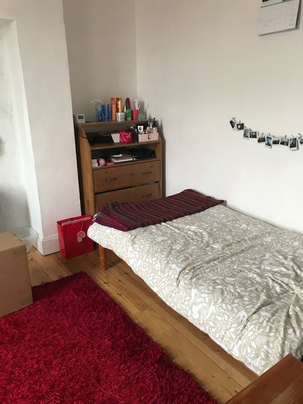 Room Dunkerry Road in Bristol