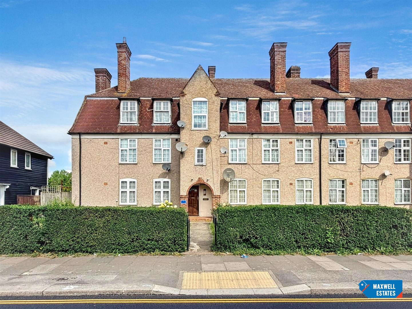 Flat Watling Avenue in Greater London
