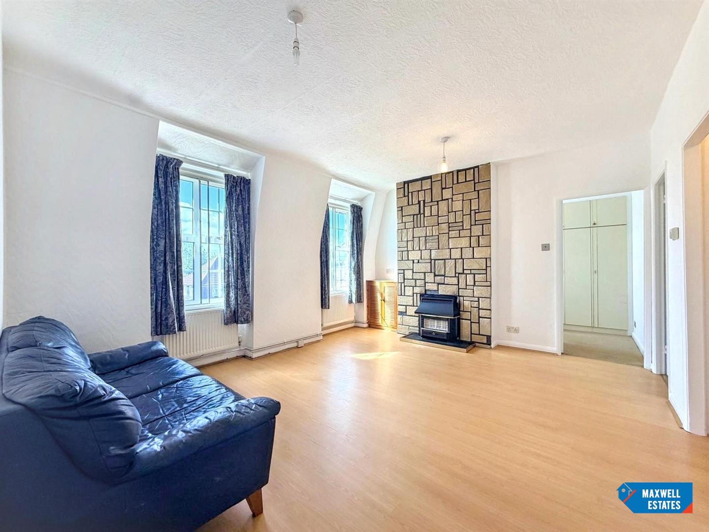Flat Watling Avenue in Greater London