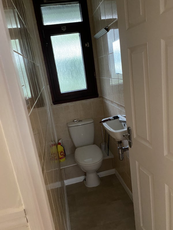 Room Tremlett Grove in Greater London