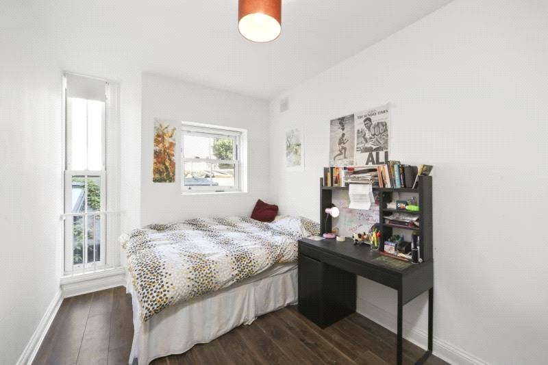 Flat Uxbridge Road in Greater London