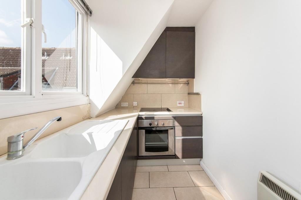 Flat Abbeyfields Close in Greater London