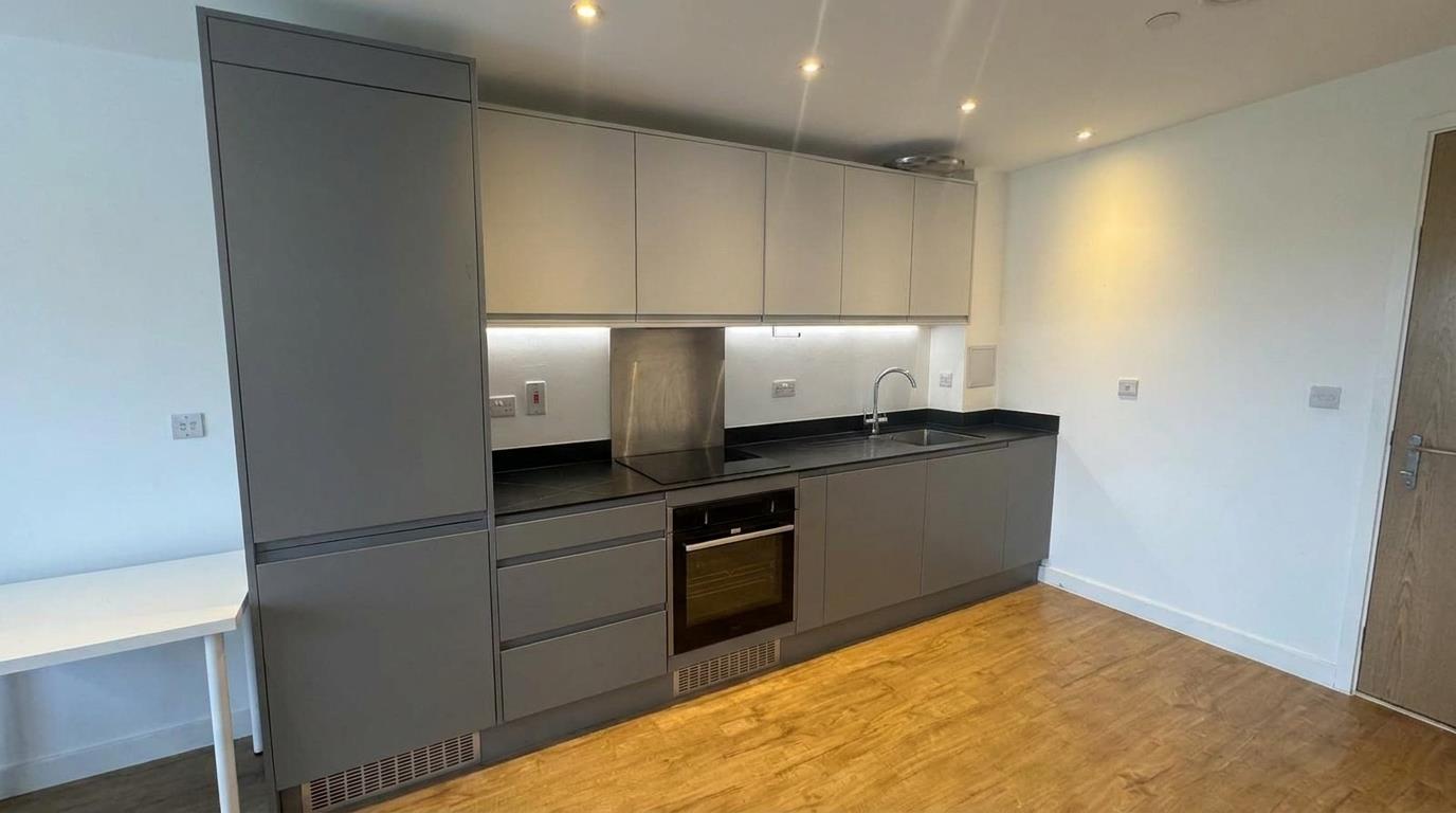 Flat Saxton Lane in Leeds