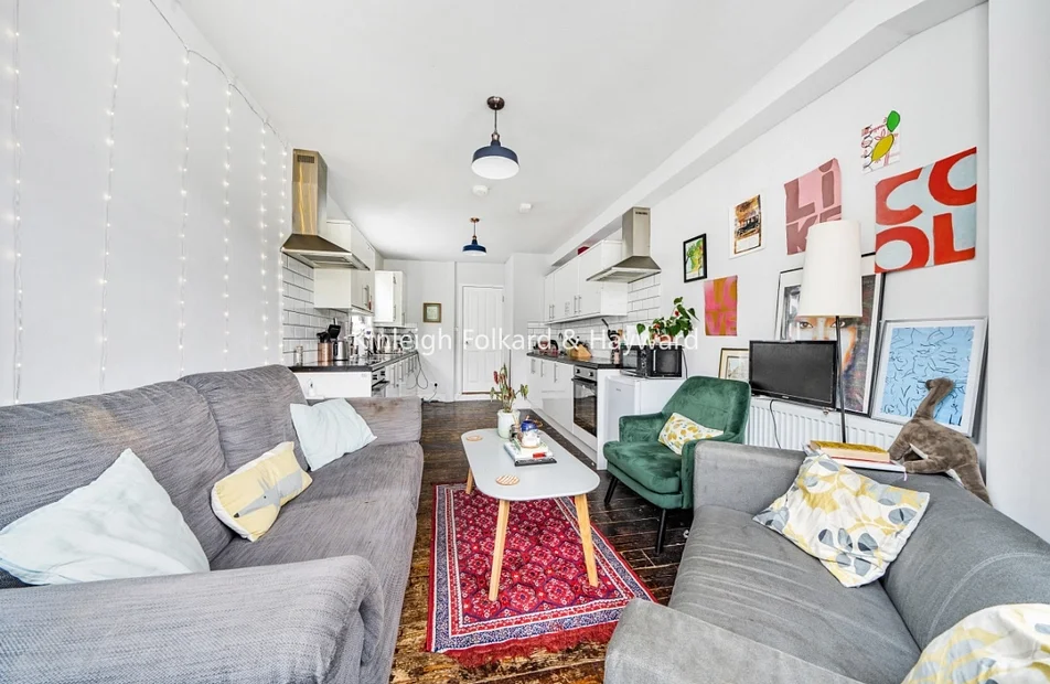House Langham Road in Greater London