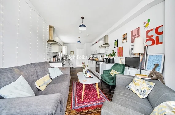 House Langham Road in Greater London
