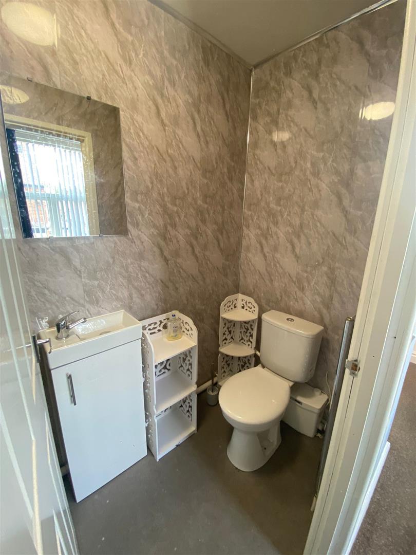 Room Alastair Road in Stoke-on-Trent