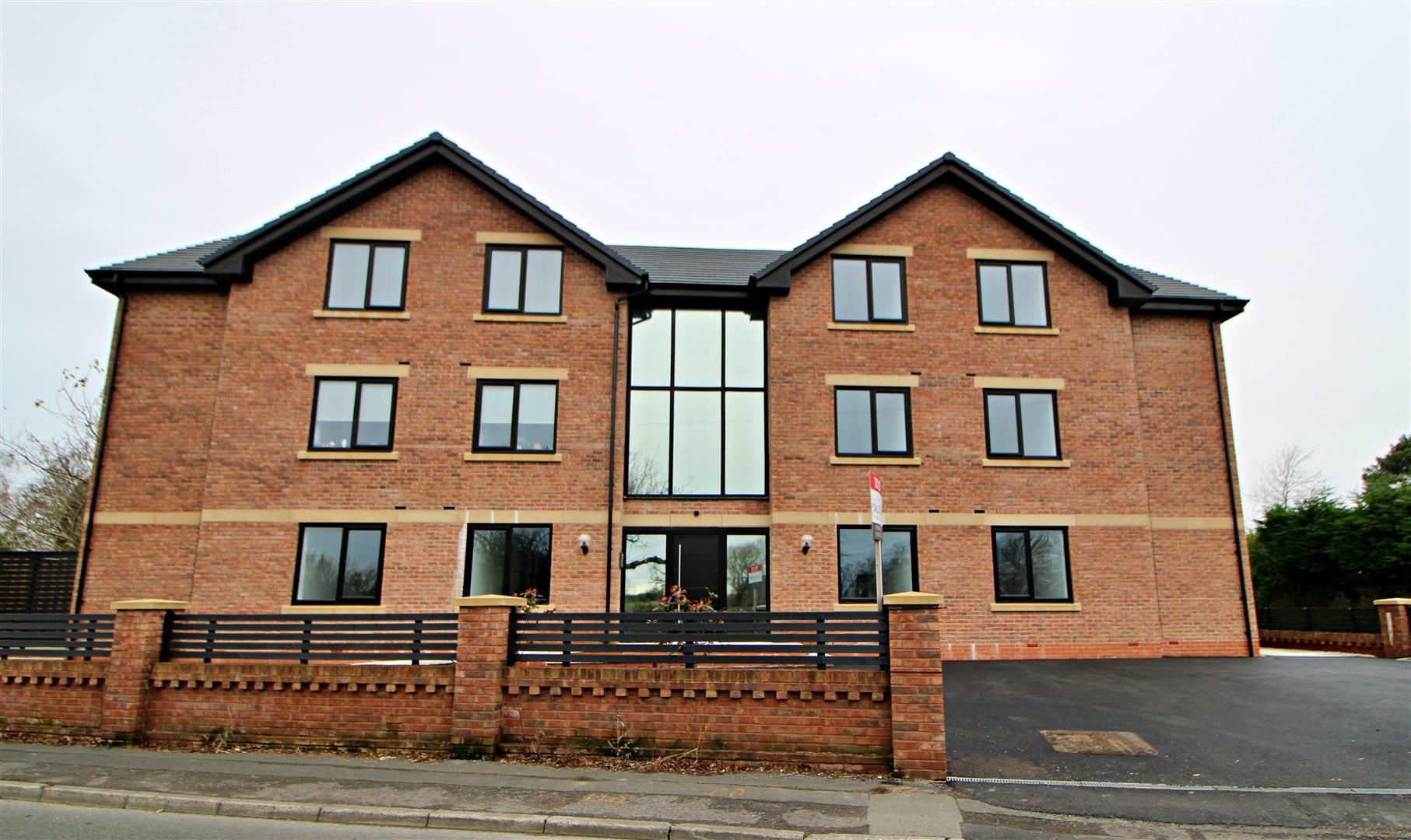 Flat Stanah Gardens in Borough of Wyre