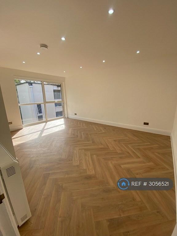 Flat Merriam Close in Greater London