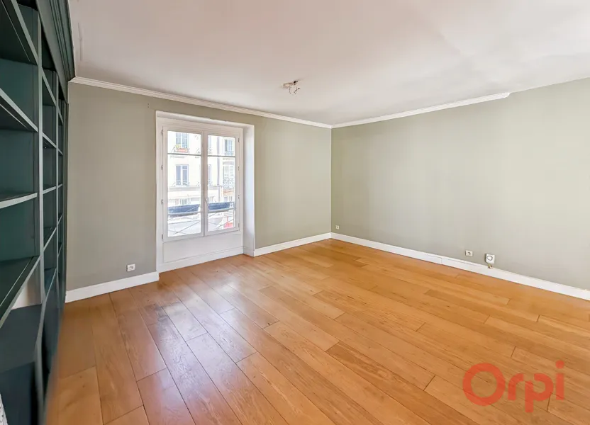 Flat Rue de Mazagran in Paris