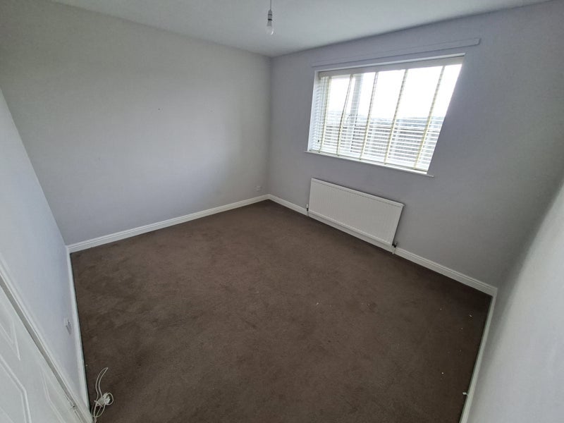 Room Stockwell Drive in Kirklees