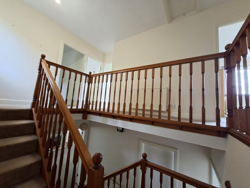 Room Stockwell Drive in Kirklees