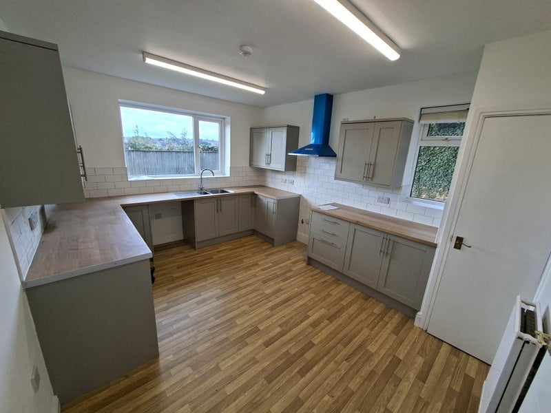 Room Stockwell Drive in Kirklees