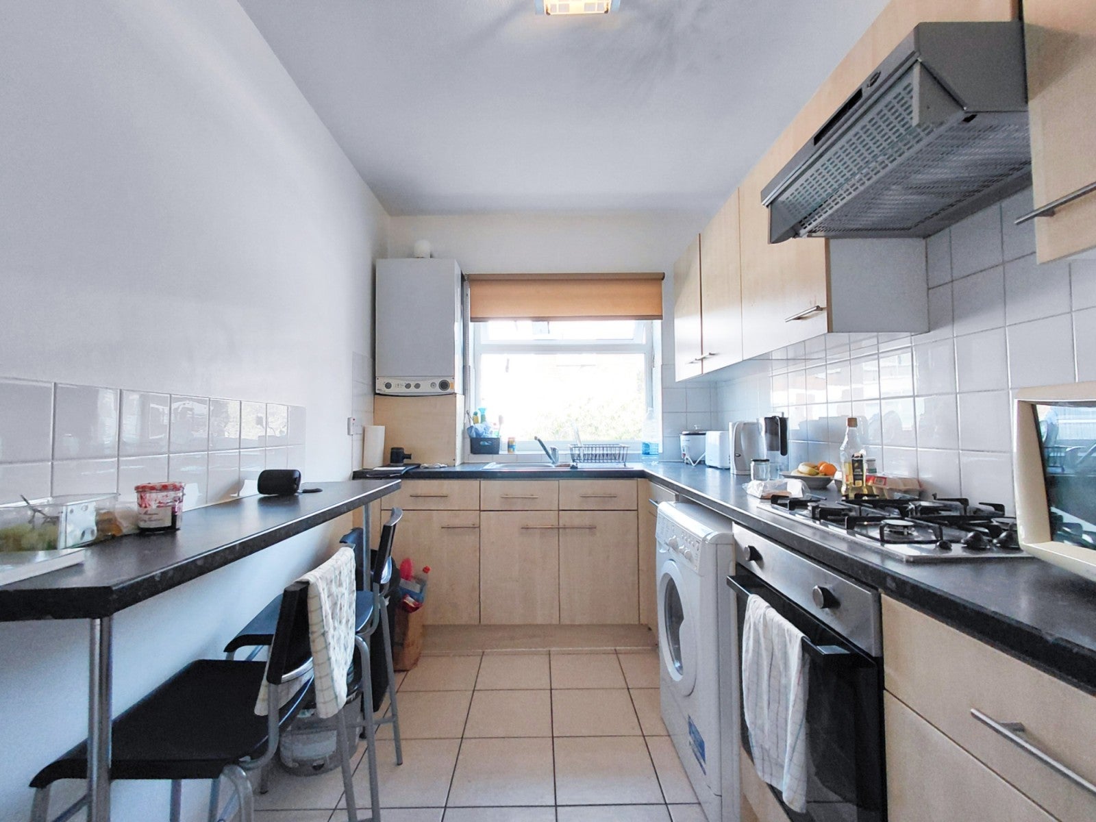 Flat Oak Tree Close in Greater London
