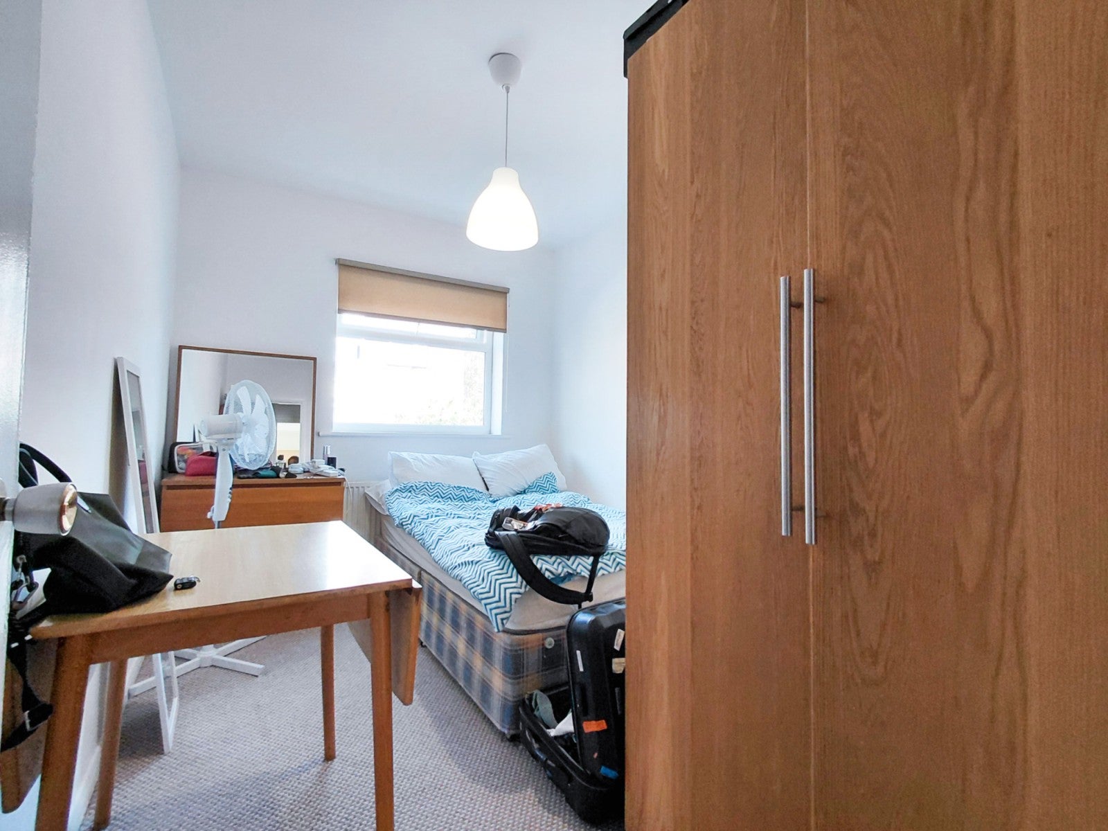 Flat Oak Tree Close in Greater London