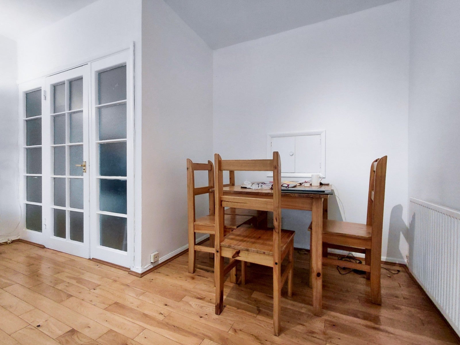 Flat Oak Tree Close in Greater London
