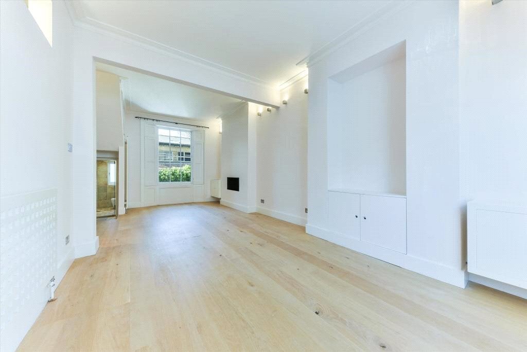 House Edis Street in Greater London