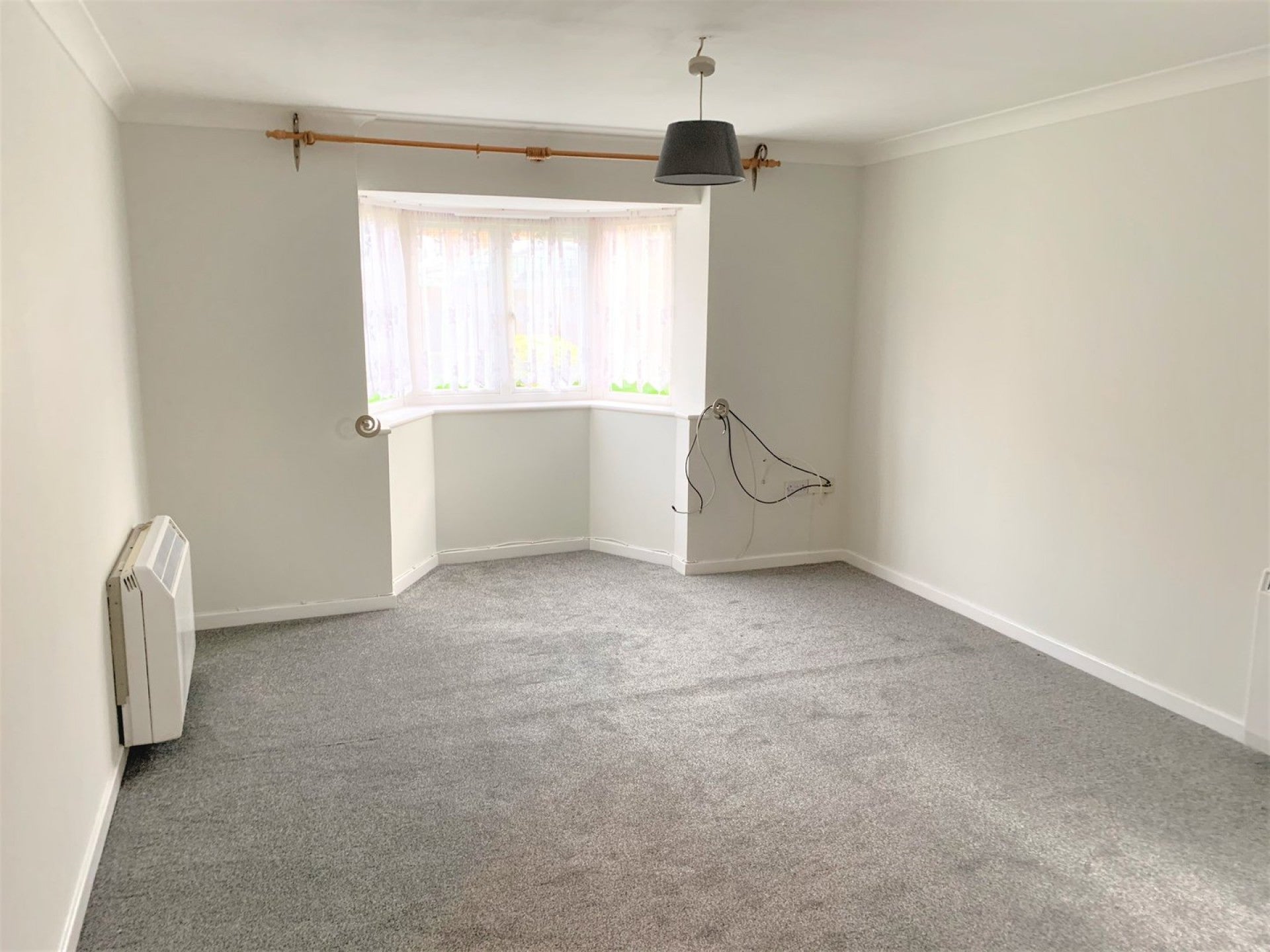Flat Amherst Road in Rother