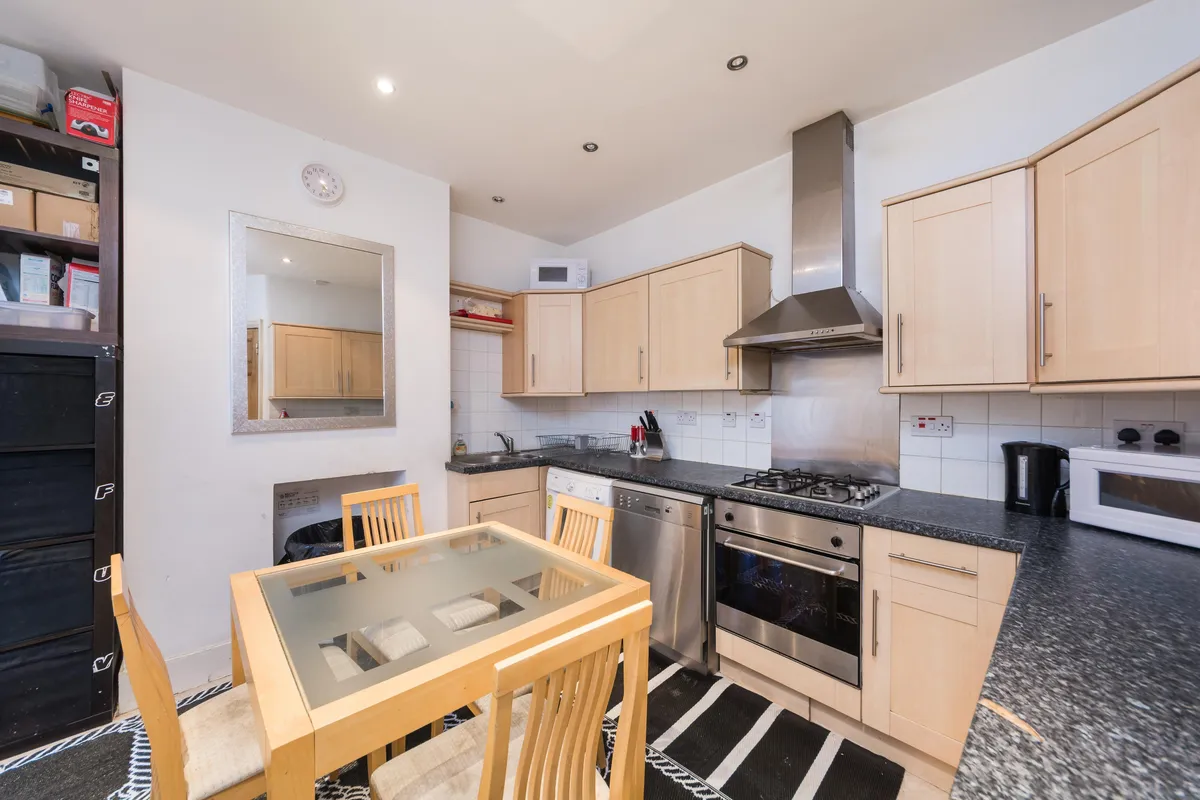 Flat Sterne Street in Greater London