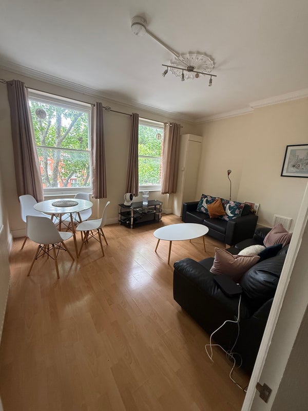 Room Elgin Avenue in City of Westminster