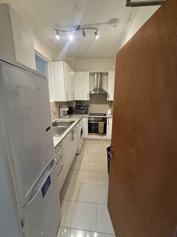 Room Elgin Avenue in City of Westminster
