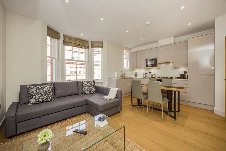 Flat Great Titchfield Street in City of Westminster