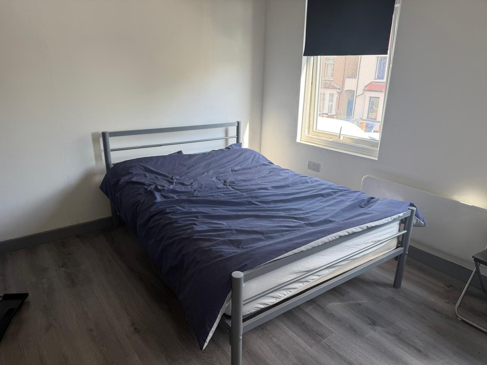 Room Featherstone Road in Greater London
