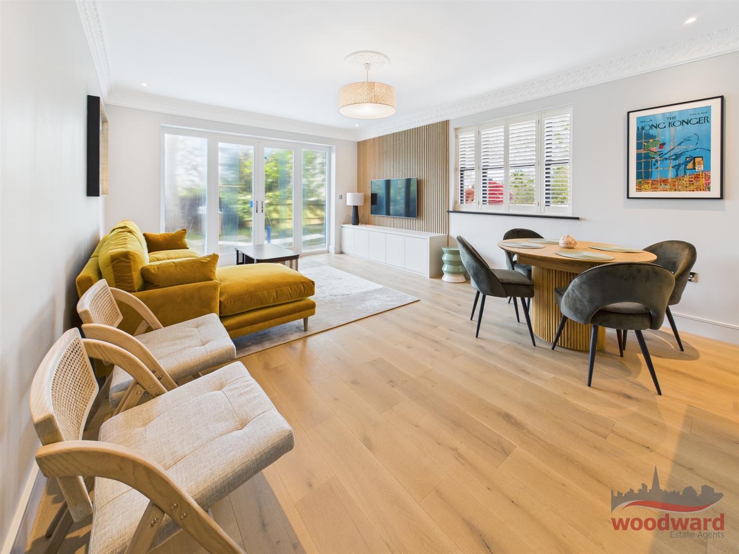 Flat Roxeth Hill in Greater London