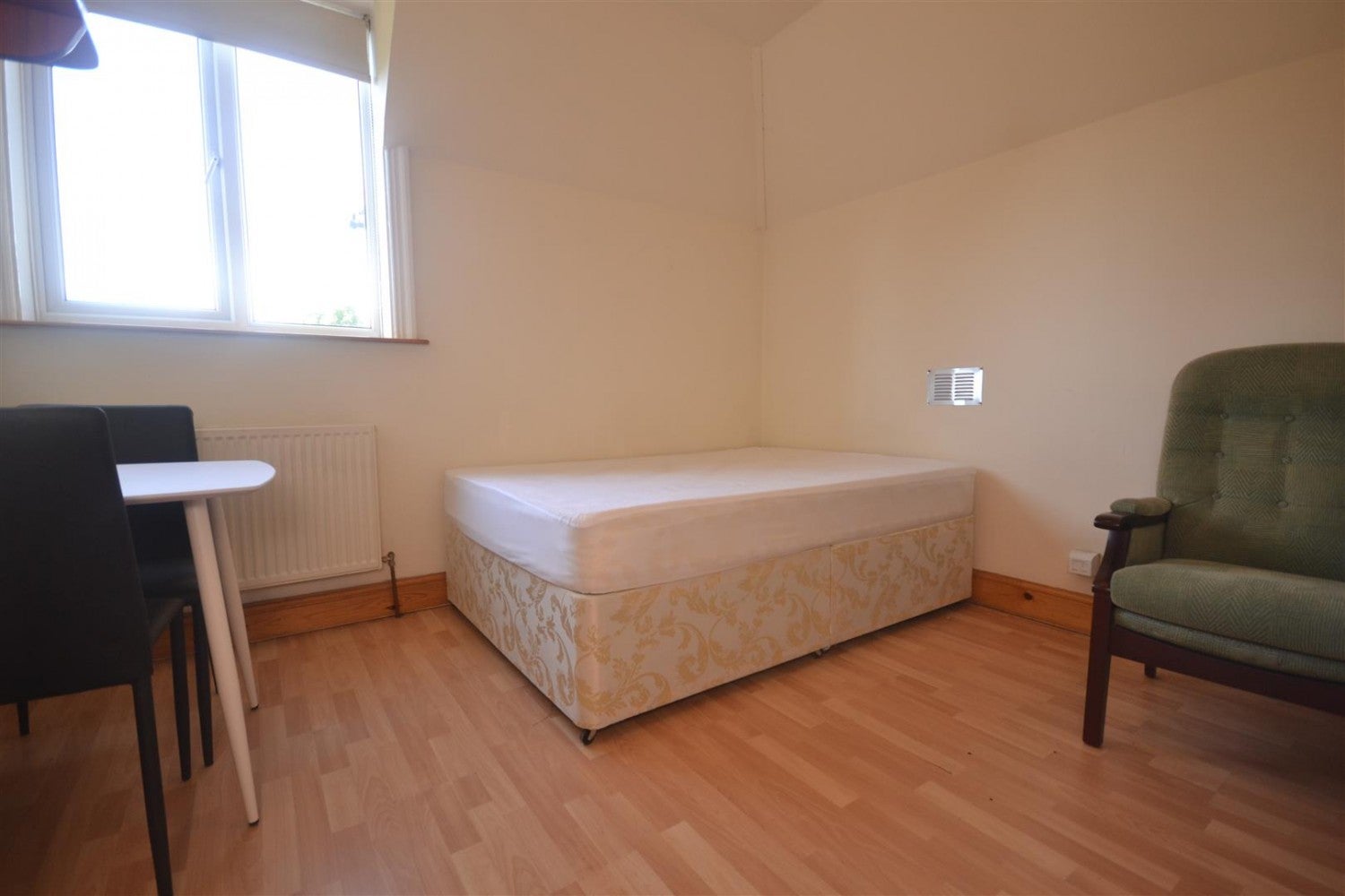 Flat Wokingham Road in Reading